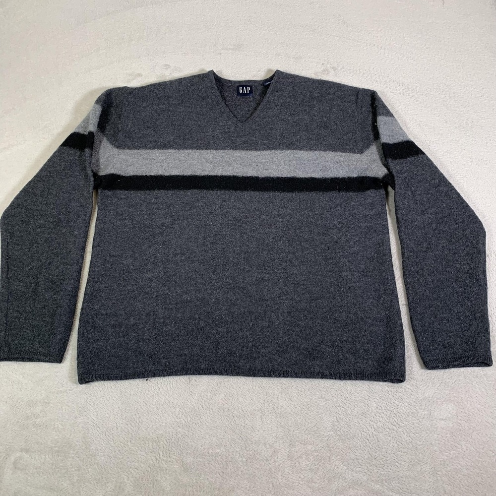 Vintage Gap Sweater‎ Mens Medium Gray Wool V Neck Stripe Knit Hong Kong FLAWS
